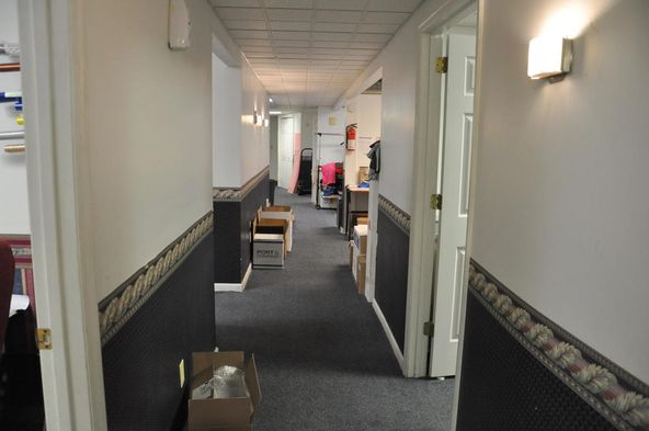 Office-Retail and Warehouse on Hixson PIke: 5424 Hixson Pike, Hixson, TN 37343